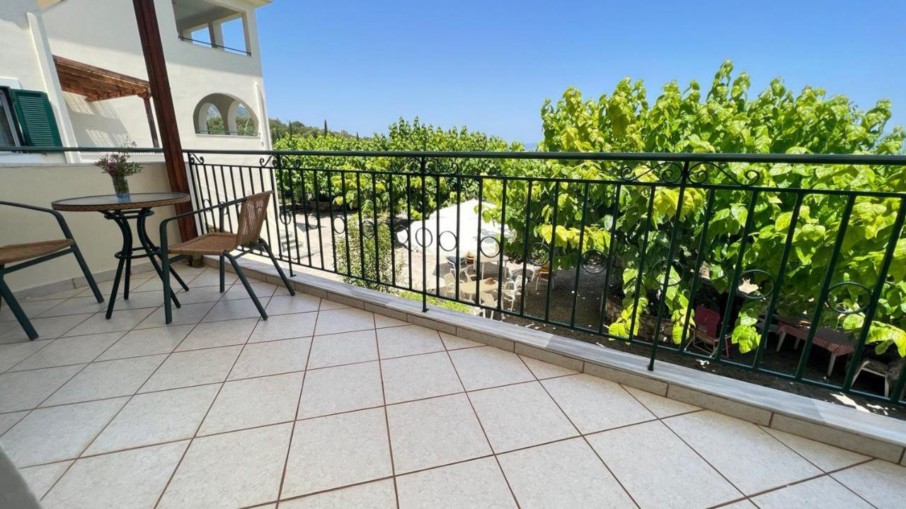 Villa Evgenia Geni  ภายนอก รูปภาพ
